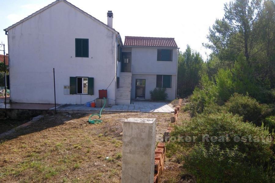 Ostrov Brač - dom na renováciu