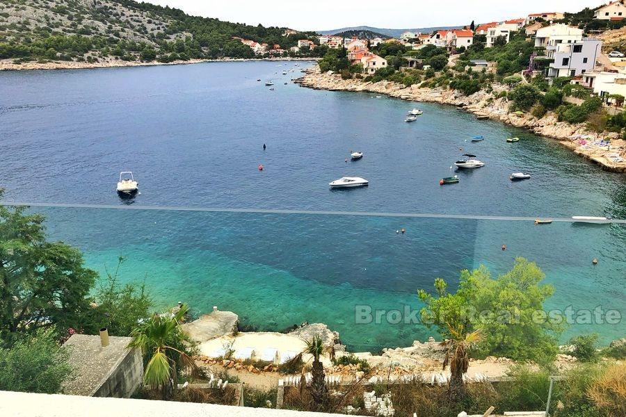 Rogoznica, nowoczesna willa pierwszym rzędzie do morza