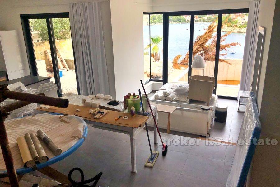 Rogoznica, nowoczesna willa pierwszym rzędzie do morza