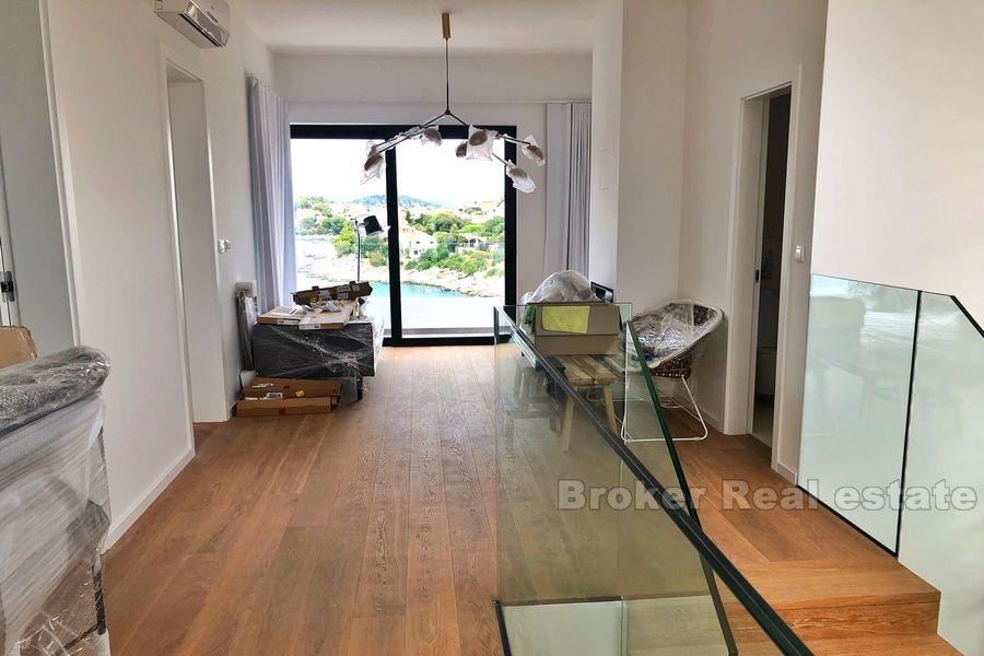 Rogoznica, nowoczesna willa pierwszym rzędzie do morza