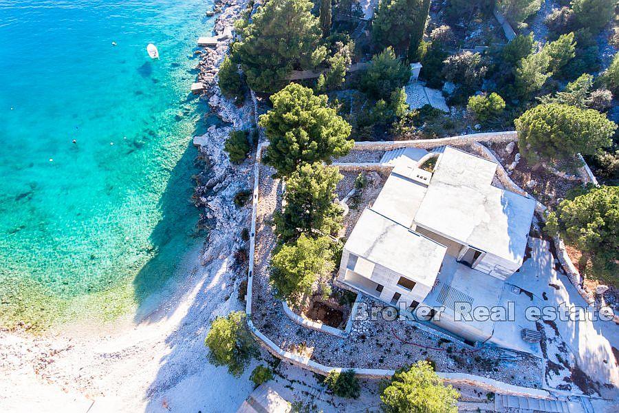 Rogoznica - Villa inachevée dans un emplacement exceptionnel