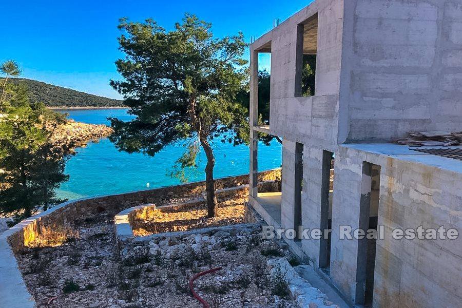 Rogoznica - Villa inachevée dans un emplacement exceptionnel