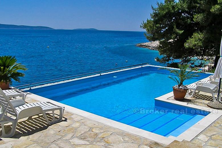 Ön Ciovo, villa i första raden till havet