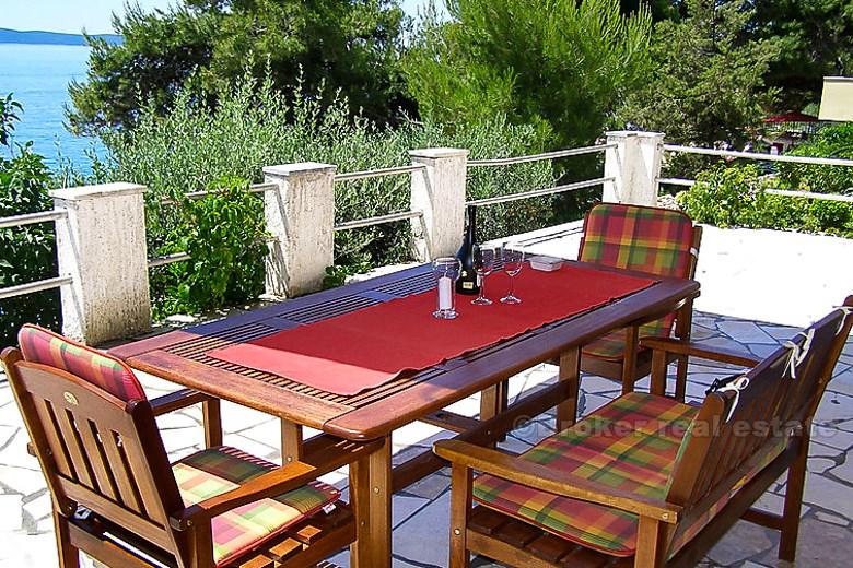 Wyspa Ciovo, willa w pierwszym rzędzie do morza