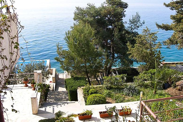 Ostrov Čiovo, vila v prvom rade k moru