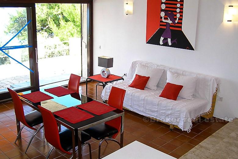 Wyspa Ciovo, willa w pierwszym rzędzie do morza