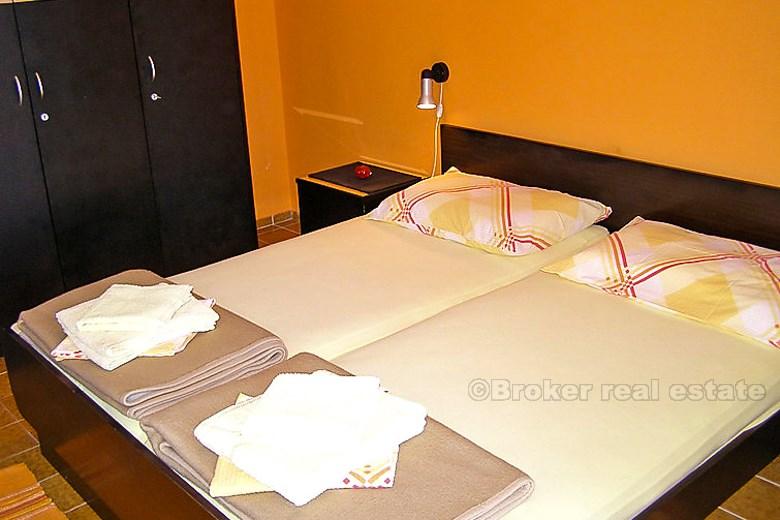 Wyspa Ciovo, willa w pierwszym rzędzie do morza