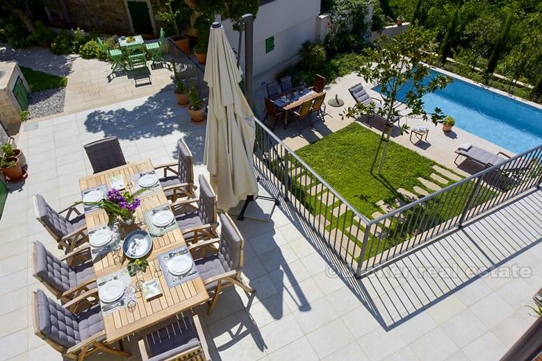 Ostrov Brač, vila s bazénem