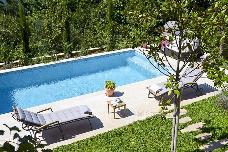 Ostrov Brač, vila s bazénem