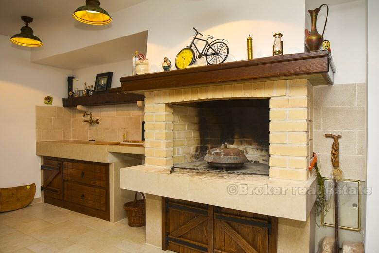 Ostrov Brač, vila s bazénem