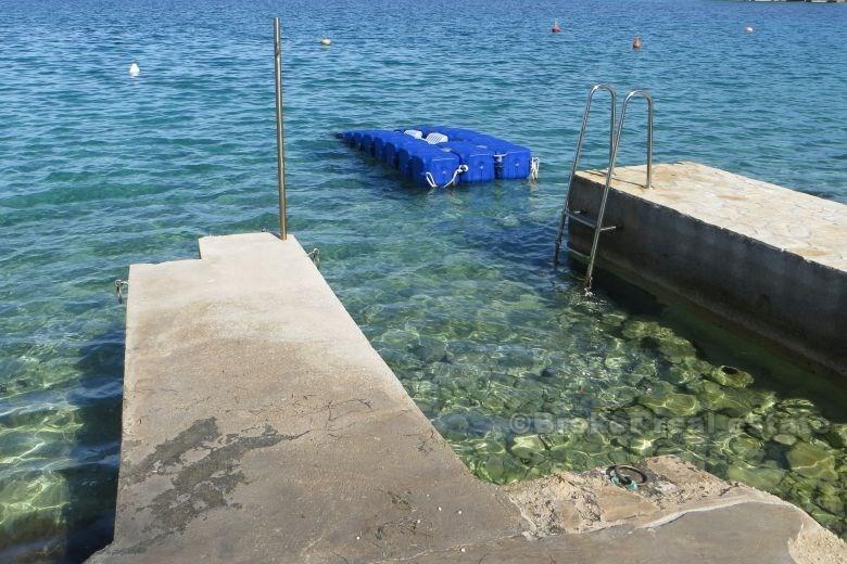 Rogoznica, Außergewöhnliche Villa in erster Reihe zum Meer