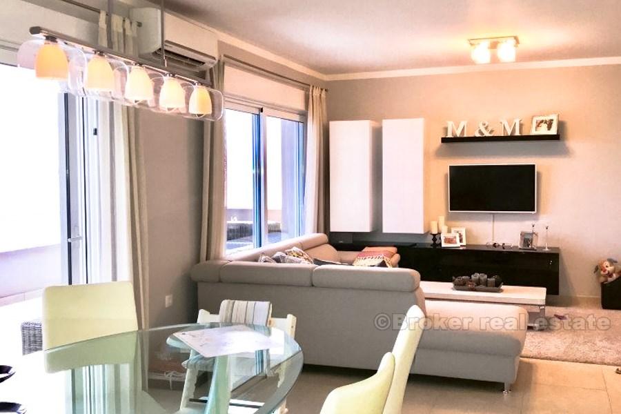 Ciovo - Beautiful apartment at first row to the sea