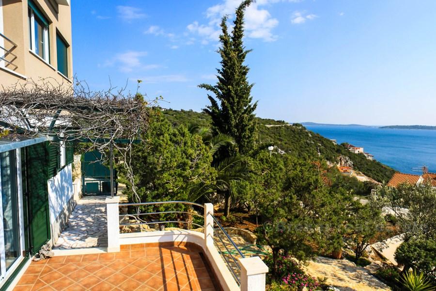 Trogir - Casa / villa, in bella posizione con vista sul mare aperto