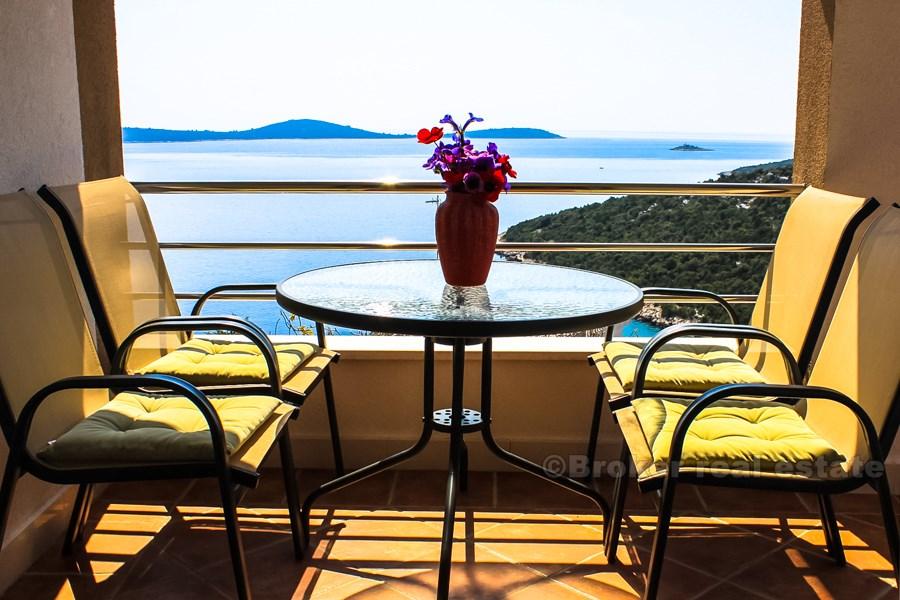 Trogir - Maison / villa, au bon endroit avec vue sur la mer ouverte