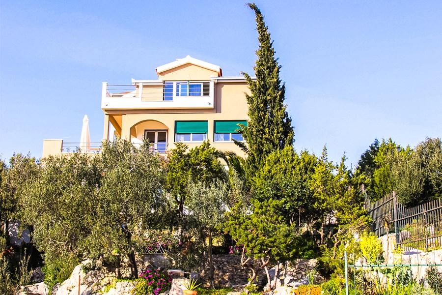 Trogir - Casa / villa, in bella posizione con vista sul mare aperto