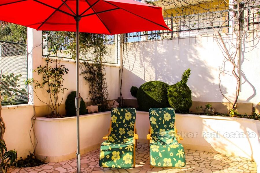 Trogir - Casa / villa, in bella posizione con vista sul mare aperto