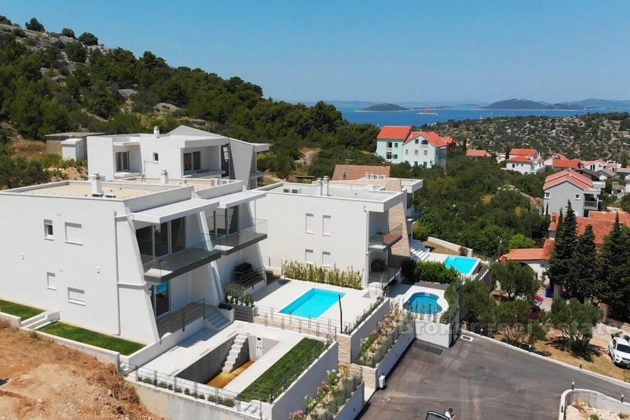 Murter - New built villas with apartments