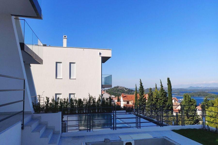 Murter - New built villas with apartments