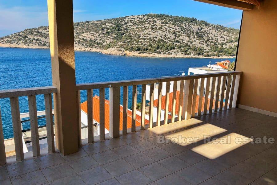 Rogoznica, trevligt hus med vacker utsikt