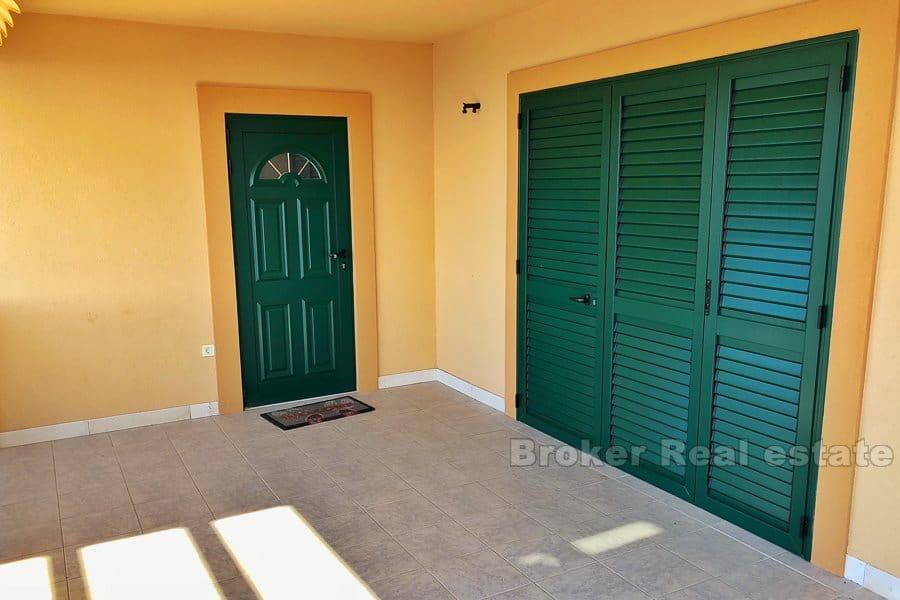 Rogoznica, schönes Haus mit schöner Aussicht