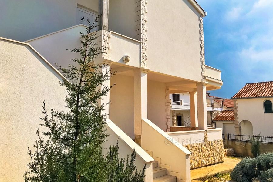 Rogoznica - Nydelig hus med havutsikt