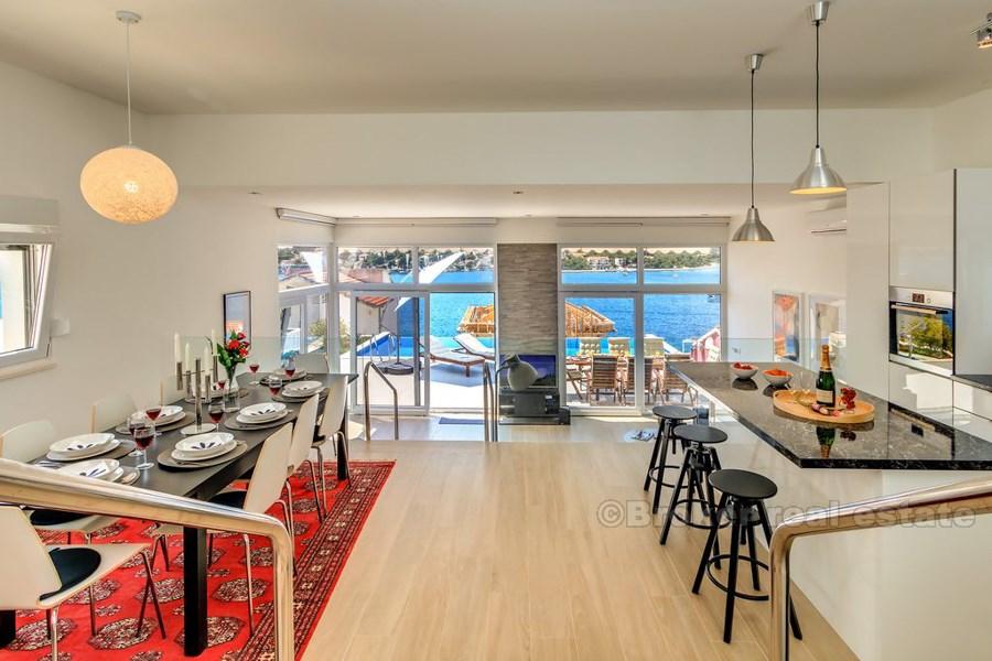 Rogoznica - úžasná vila s bazénem a výhledem na moře