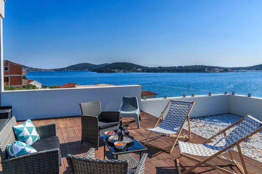 Rogoznica - úžasná vila s bazénem a výhledem na moře