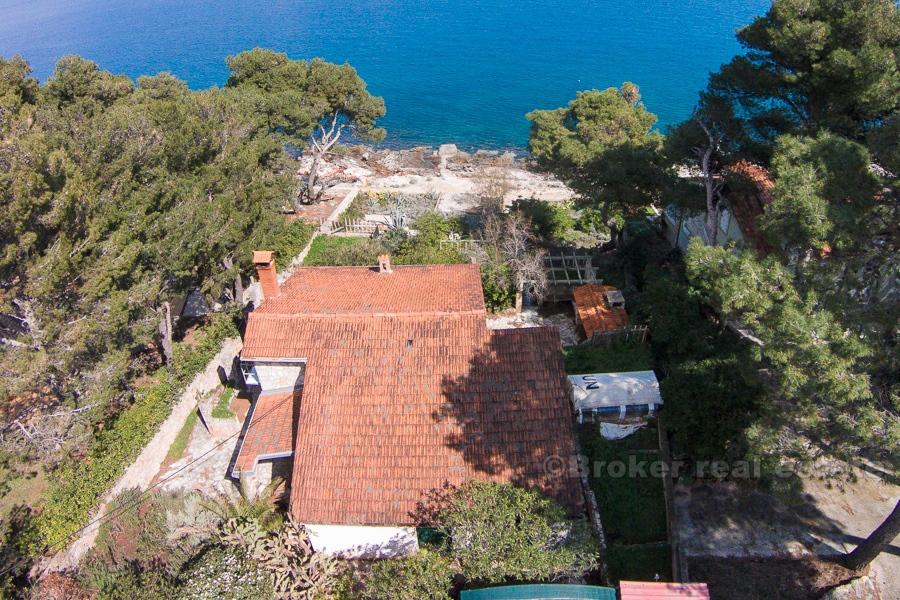 Hvar - Dom w niesamowitej lokalizacji w pierwszym rzędzie do morza