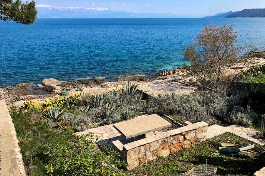 Hvar - Dom w niesamowitej lokalizacji w pierwszym rzędzie do morza