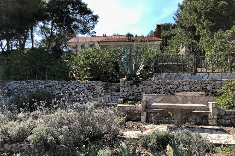 Hvar - Dom w niesamowitej lokalizacji w pierwszym rzędzie do morza