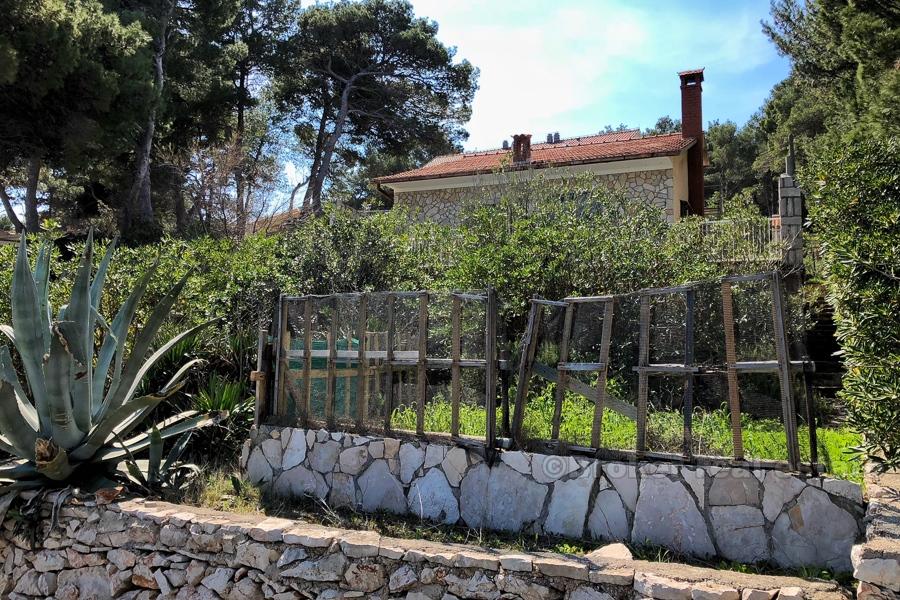 Hvar - Dom w niesamowitej lokalizacji w pierwszym rzędzie do morza