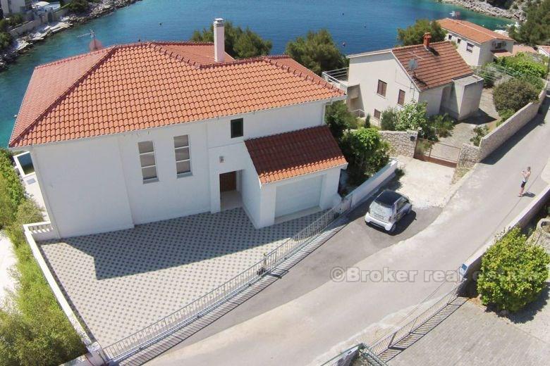 area Rogoznica. Bella villa vicino al mare