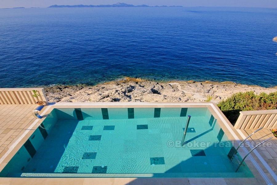 Korcula - Wspaniała willa w pierwszym rzędzie do morza