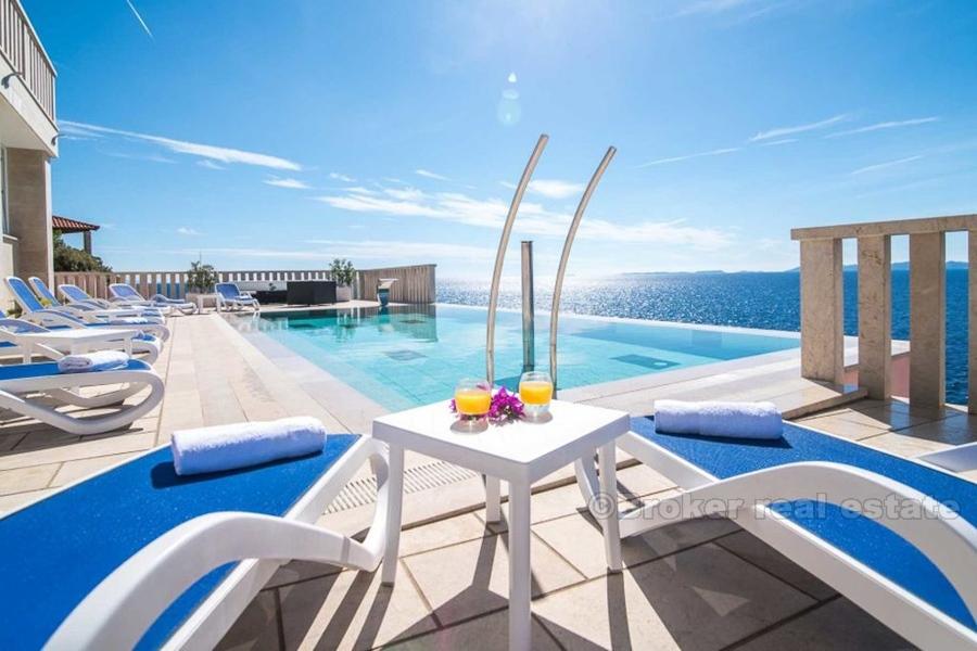 Korcula - Wspaniała willa w pierwszym rzędzie do morza