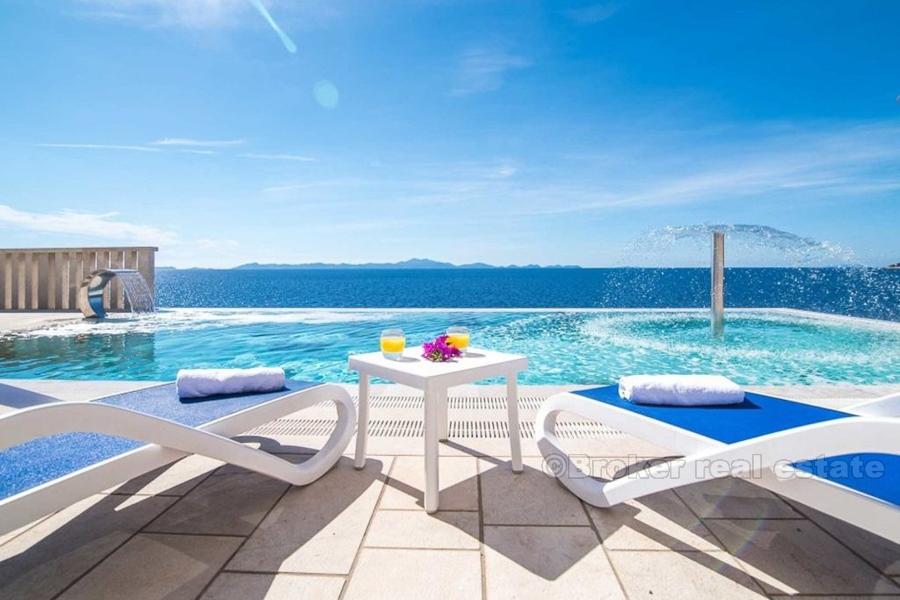 Korcula - Wspaniała willa w pierwszym rzędzie do morza