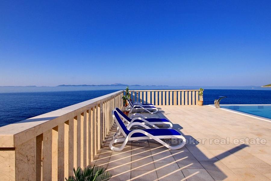 Korcula - Wspaniała willa w pierwszym rzędzie do morza