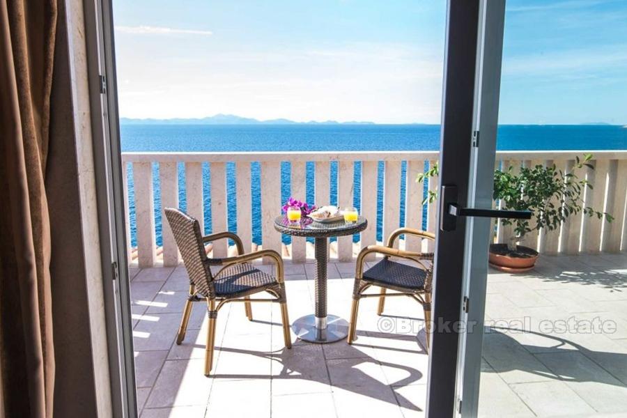 Korcula - Wspaniała willa w pierwszym rzędzie do morza