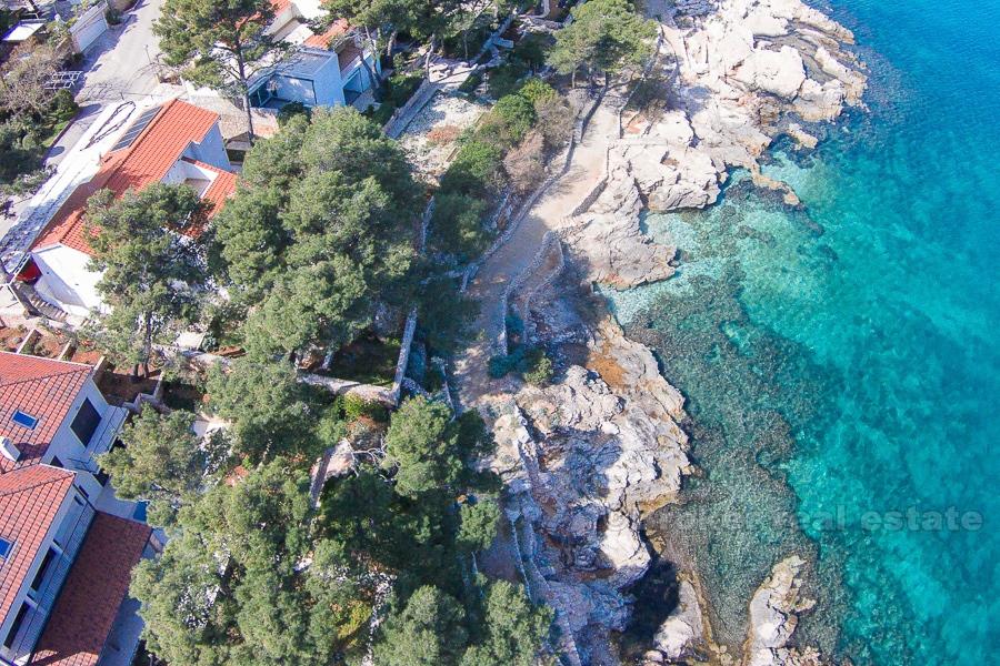 Hvar - Lijepa kuća sa 6 apartmana, prvi red do mora