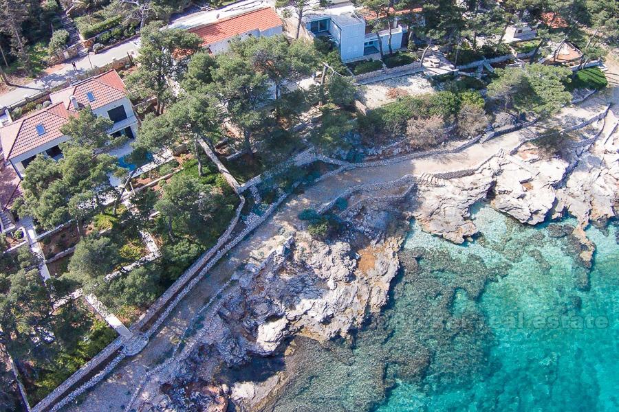 Hvar - Lijepa kuća sa 6 apartmana, prvi red do mora