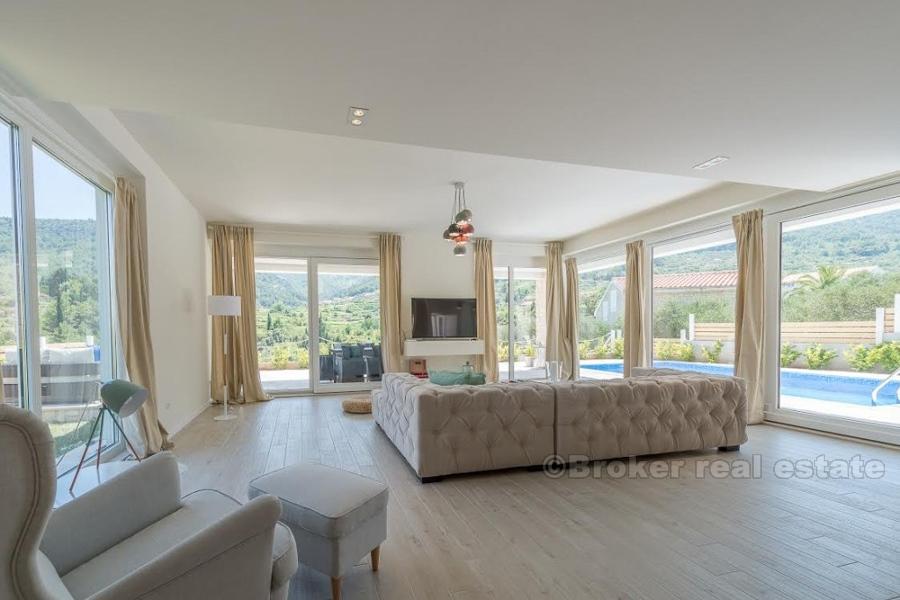 Hvar - Nowoczesna willa z tradycyjnym akcentem