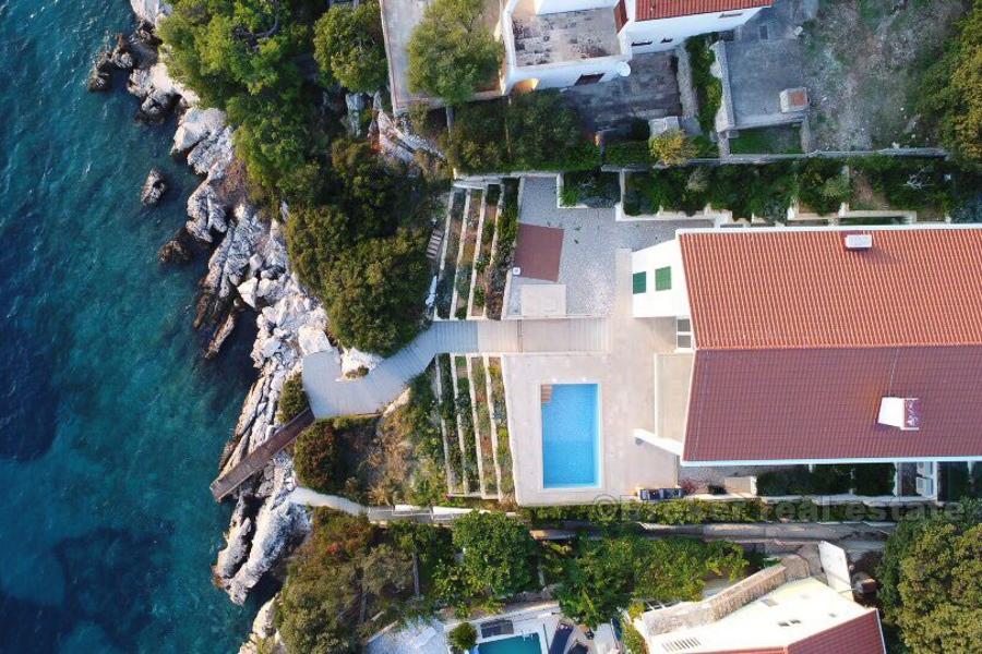 Ciovo - Luxusná vila v tradičnom štýle s bazénom