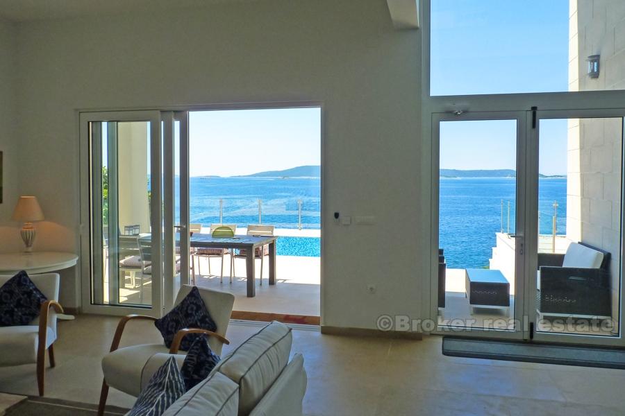 Ciovo - Luxusná vila v tradičnom štýle s bazénom