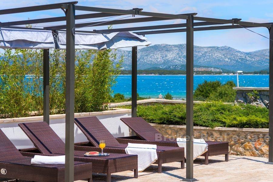 Murter - Nydelig steinhus med svømmebasseng