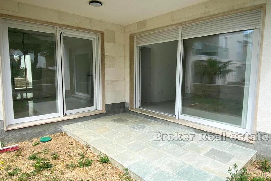 Niedaleko Sibenika, dwupokojowe mieszkanie blisko morza