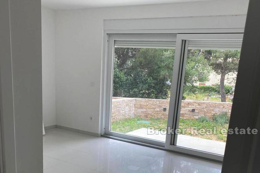 I nærheten av Sibenik, to-roms leilighet nær sjøen