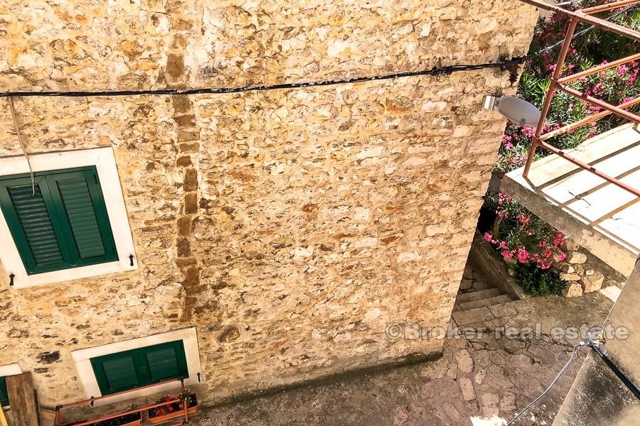 Šibenik - Dom v starej časti Šibeniku