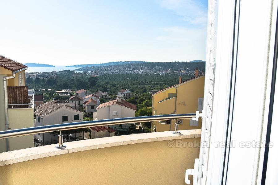 Rogoznica - Lovely apartment at top floor