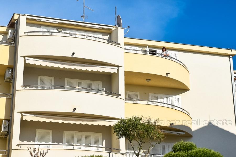 Rogoznica - Lovely apartment at top floor