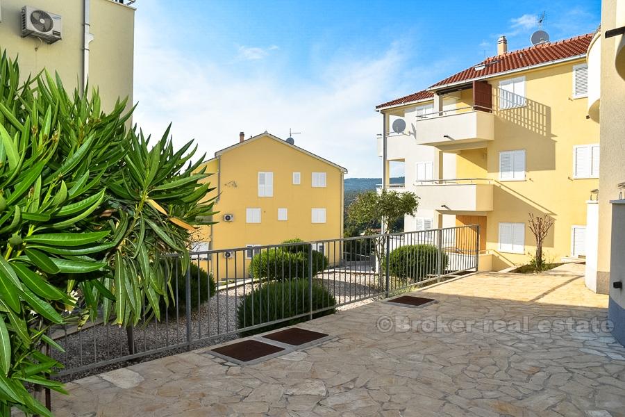 Rogoznica - Lovely apartment at top floor