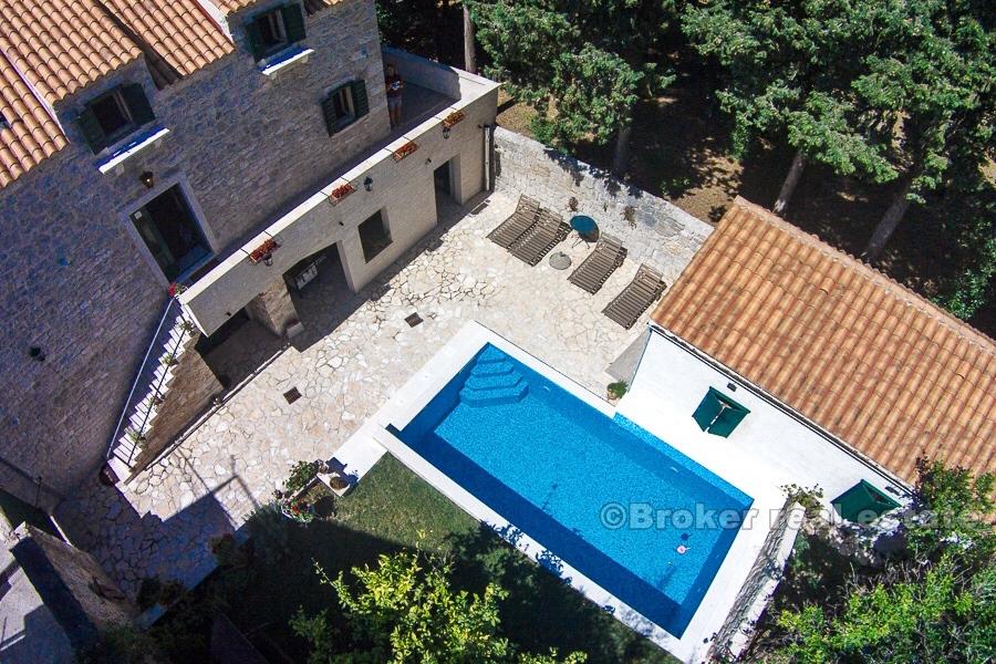 Kastela - Superb stone villa with swimming pool